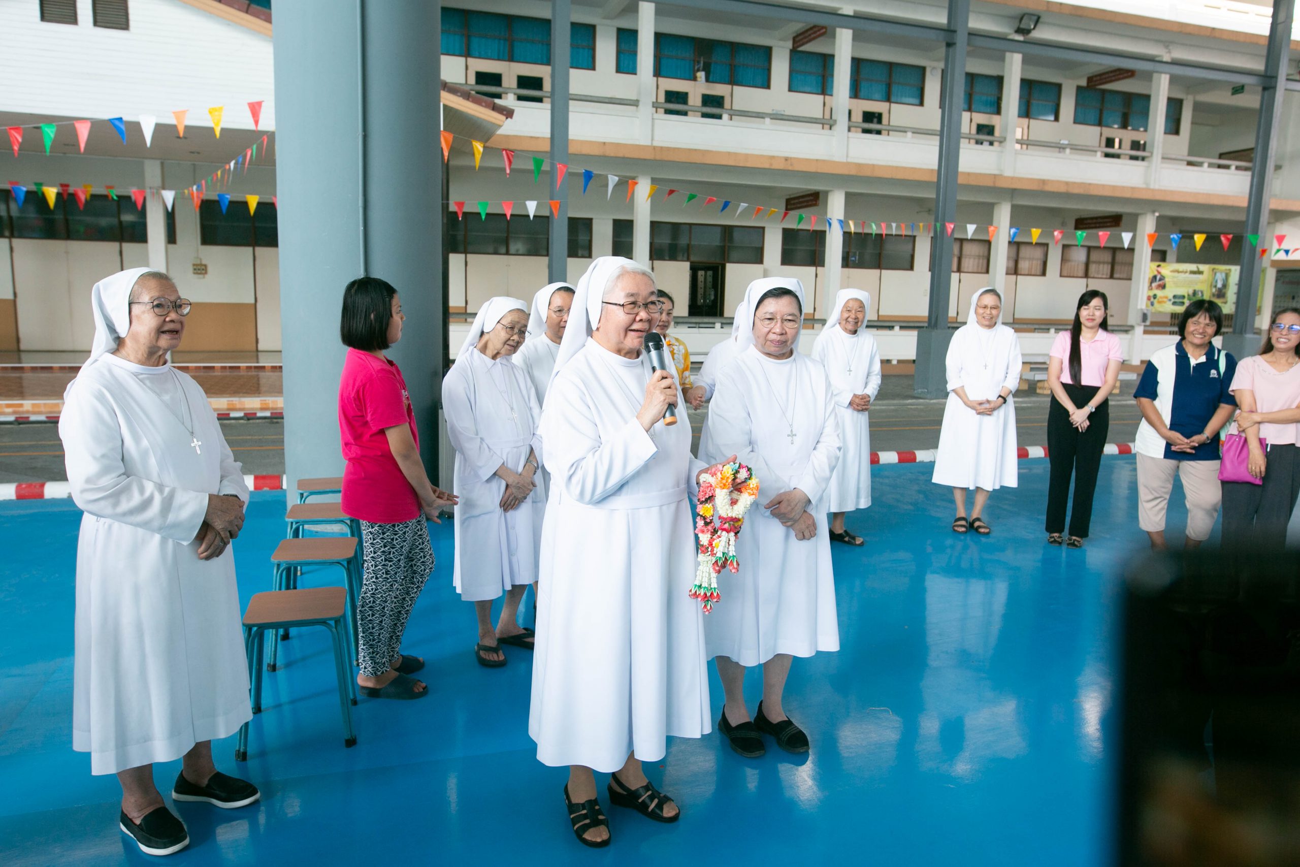 ต้อนรับอธิการิณีใหม่